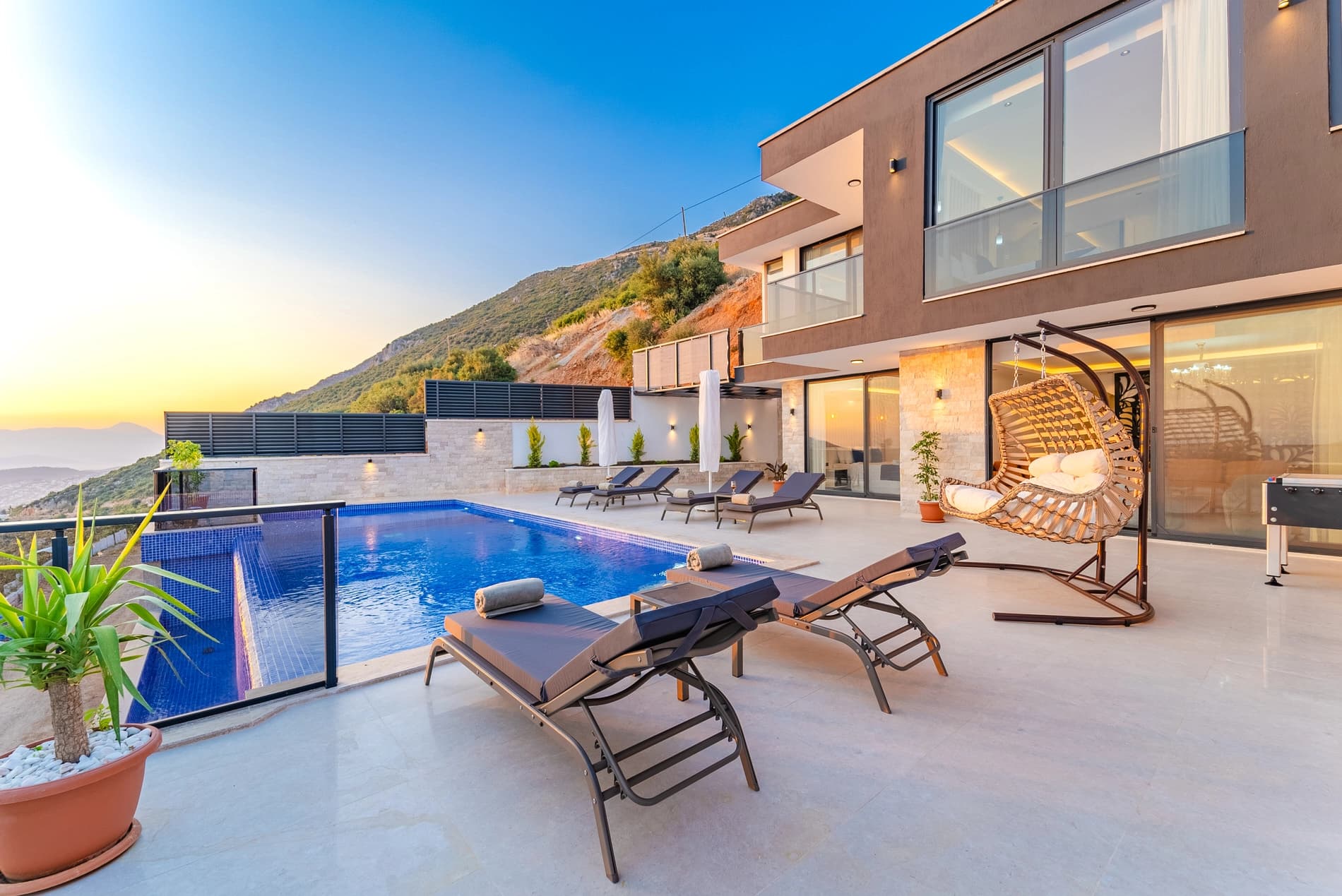 Villa Yeşim Korunaklı Havuz 56