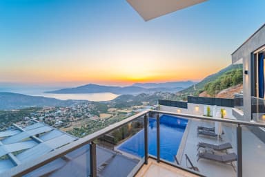 Villa Yeşim Korunaklı Havuz 84