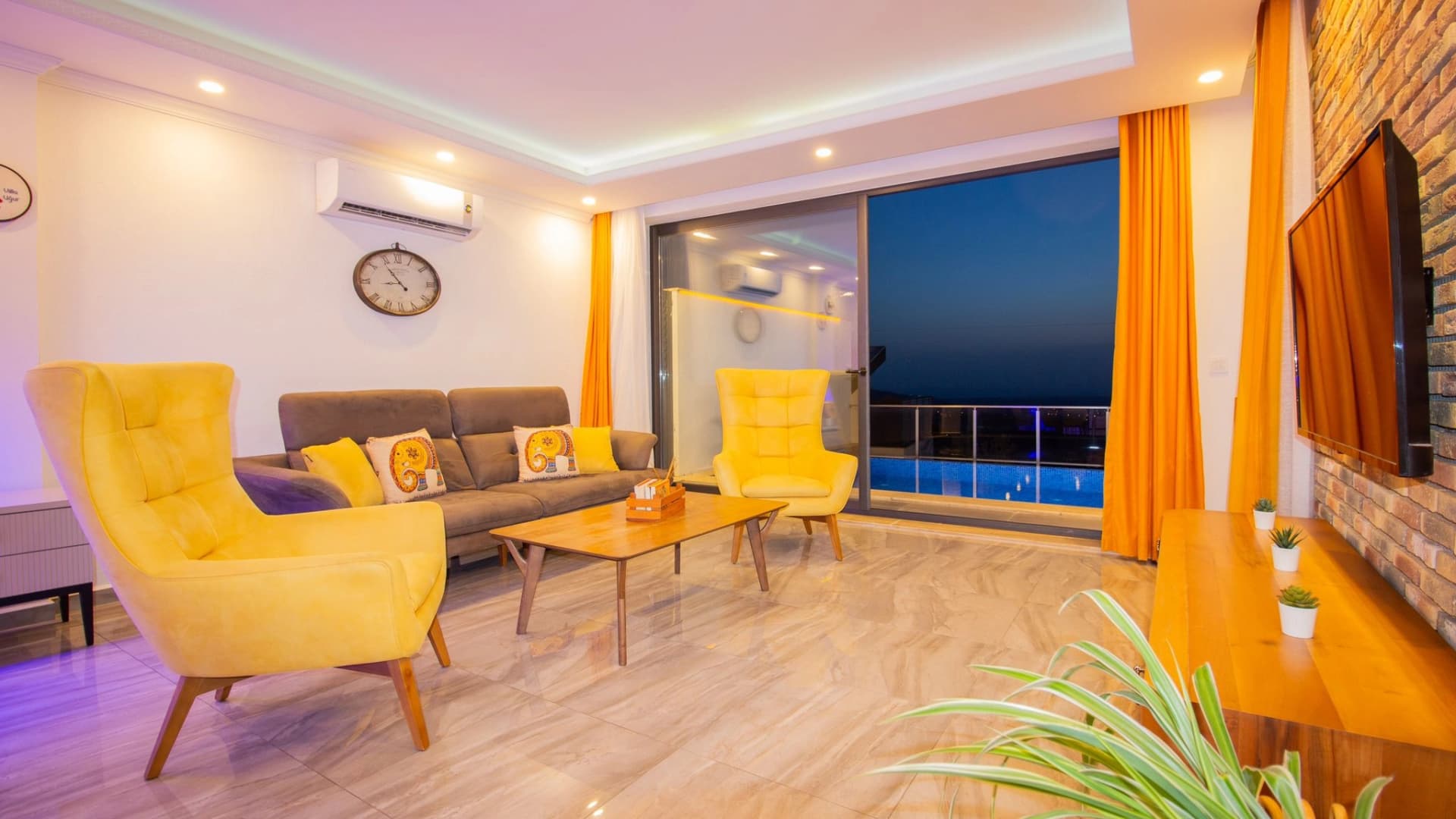 Villa Uğur Üzümlü Korunaklı Havuz 90