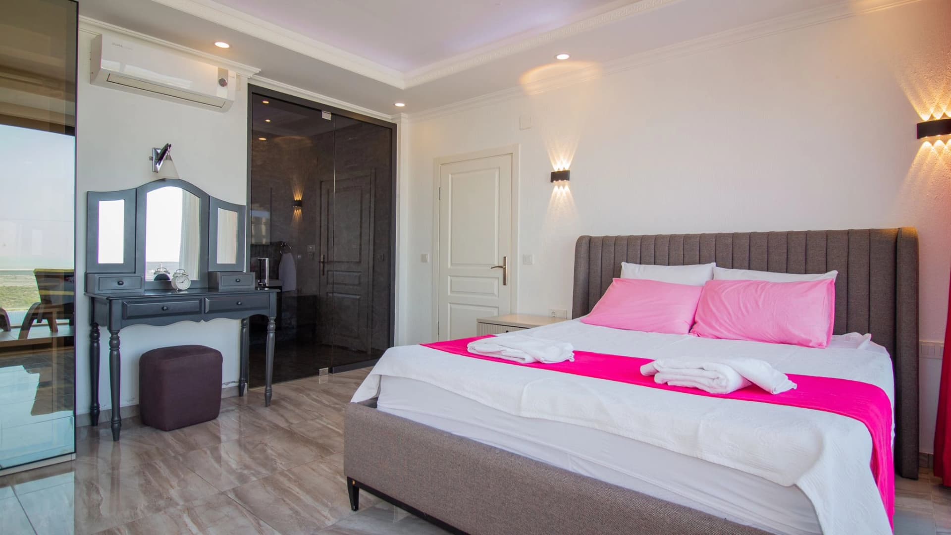 Villa Uğur Üzümlü Korunaklı Havuz 84