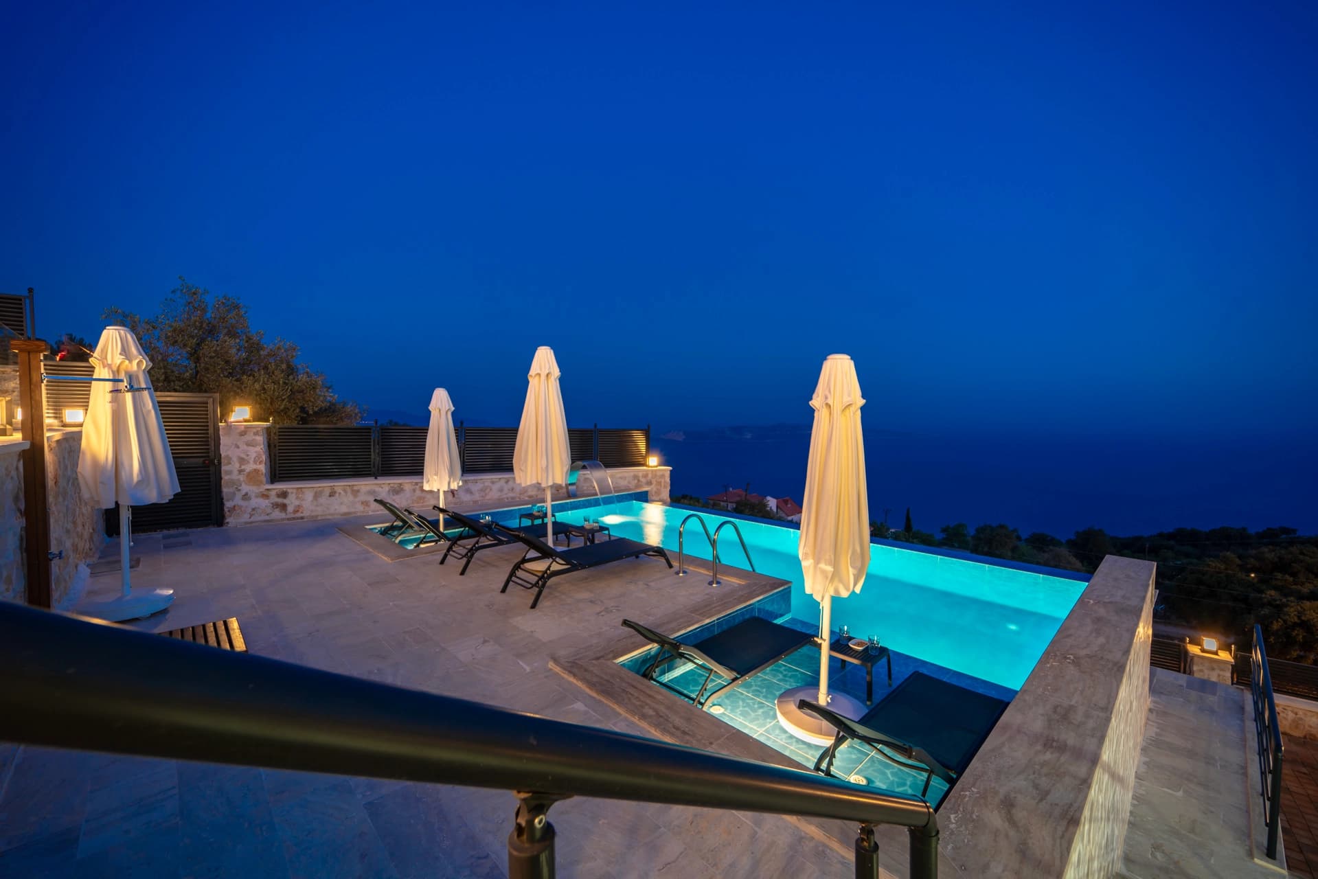 Villa Avenir Korunaklı Havuz 17