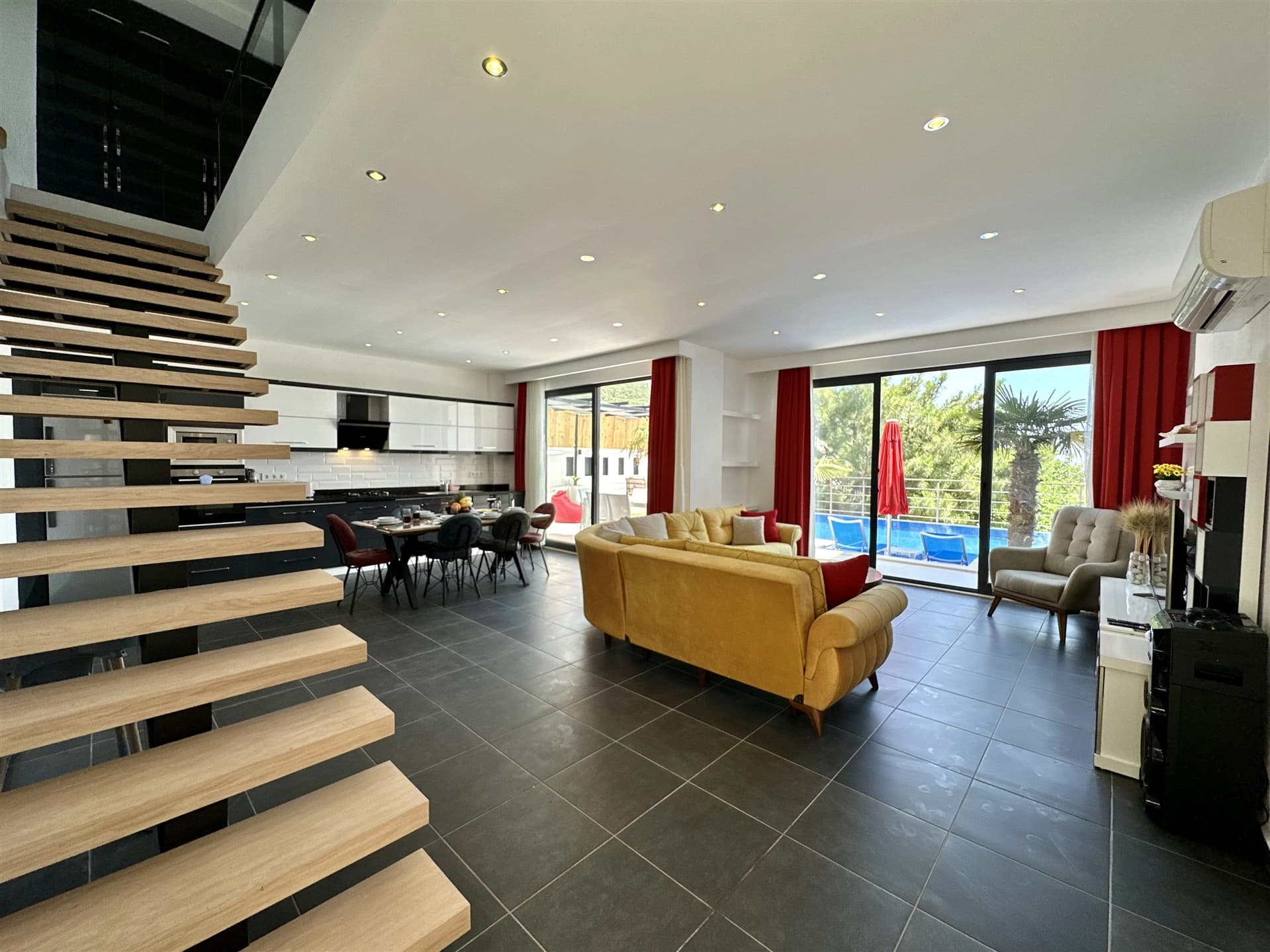 Villa Ebrar Korunaklı Havuz 84