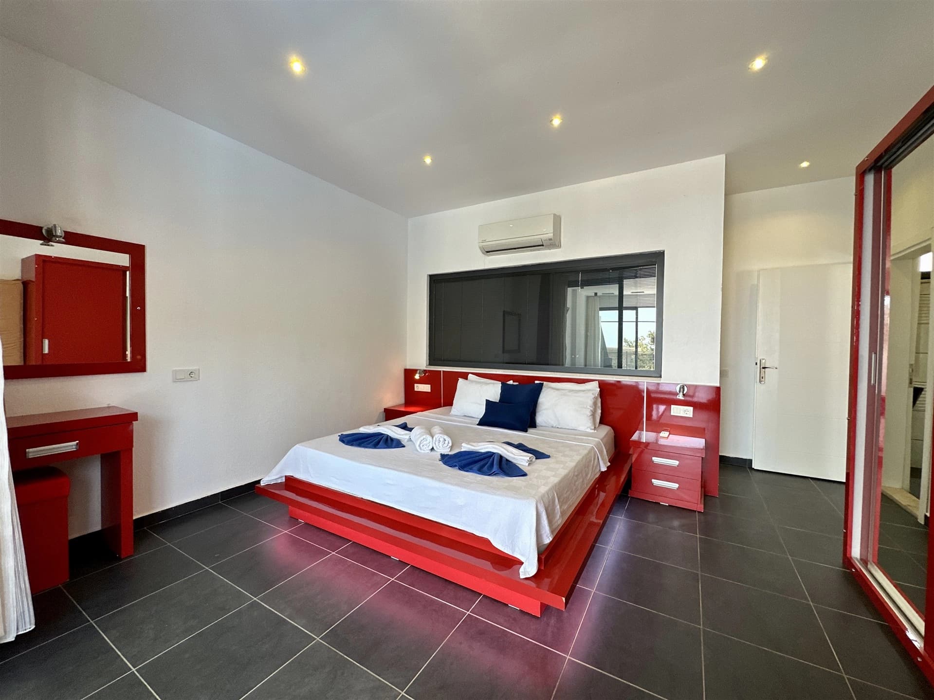 Villa Ebrar Korunaklı Havuz 72