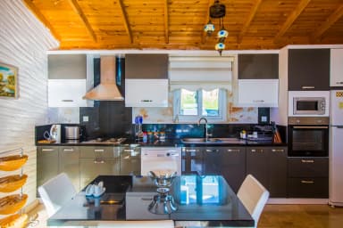 Villa Sude Korunaklı Havuz 49