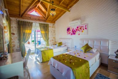 Villa Sude Korunaklı Havuz 63