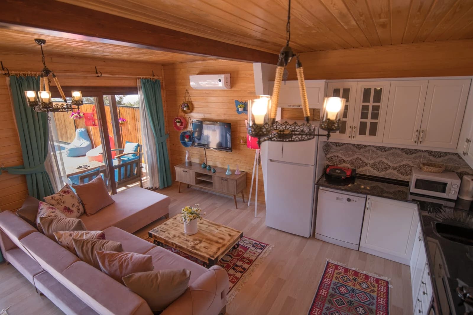 Villa Çam Korunaklı Havuz 82