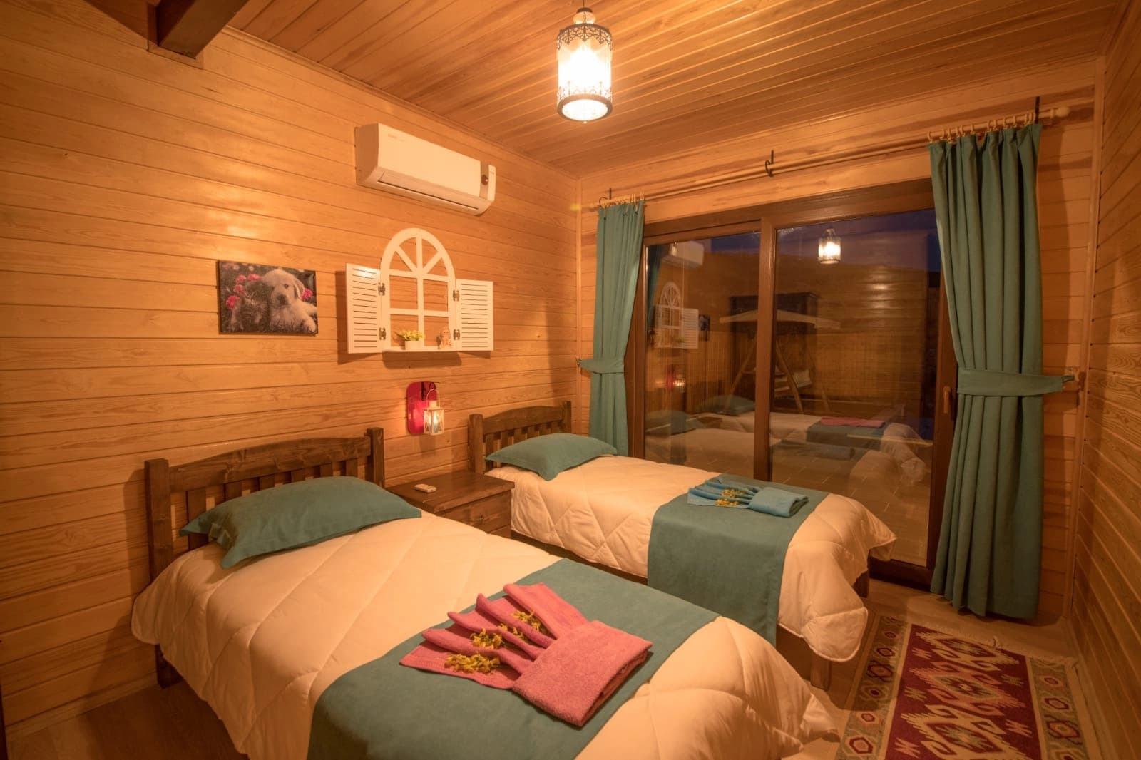 Villa Çam Korunaklı Havuz 90