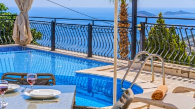 Villa Beyaz Isıtmalı Havuz 56