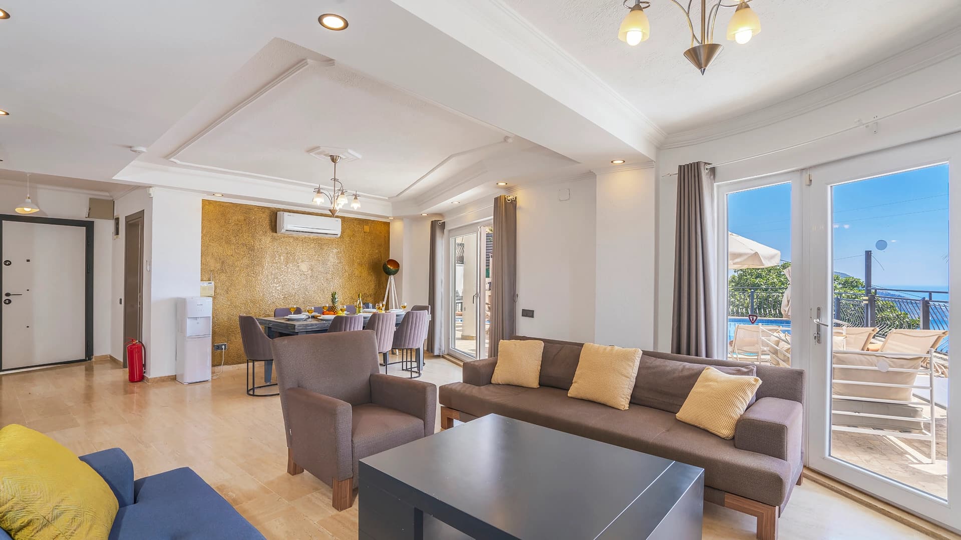 Villa Beyaz Isıtmalı Havuz 44