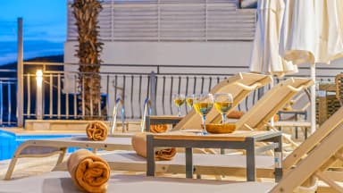 Villa Beyaz Isıtmalı Havuz 22