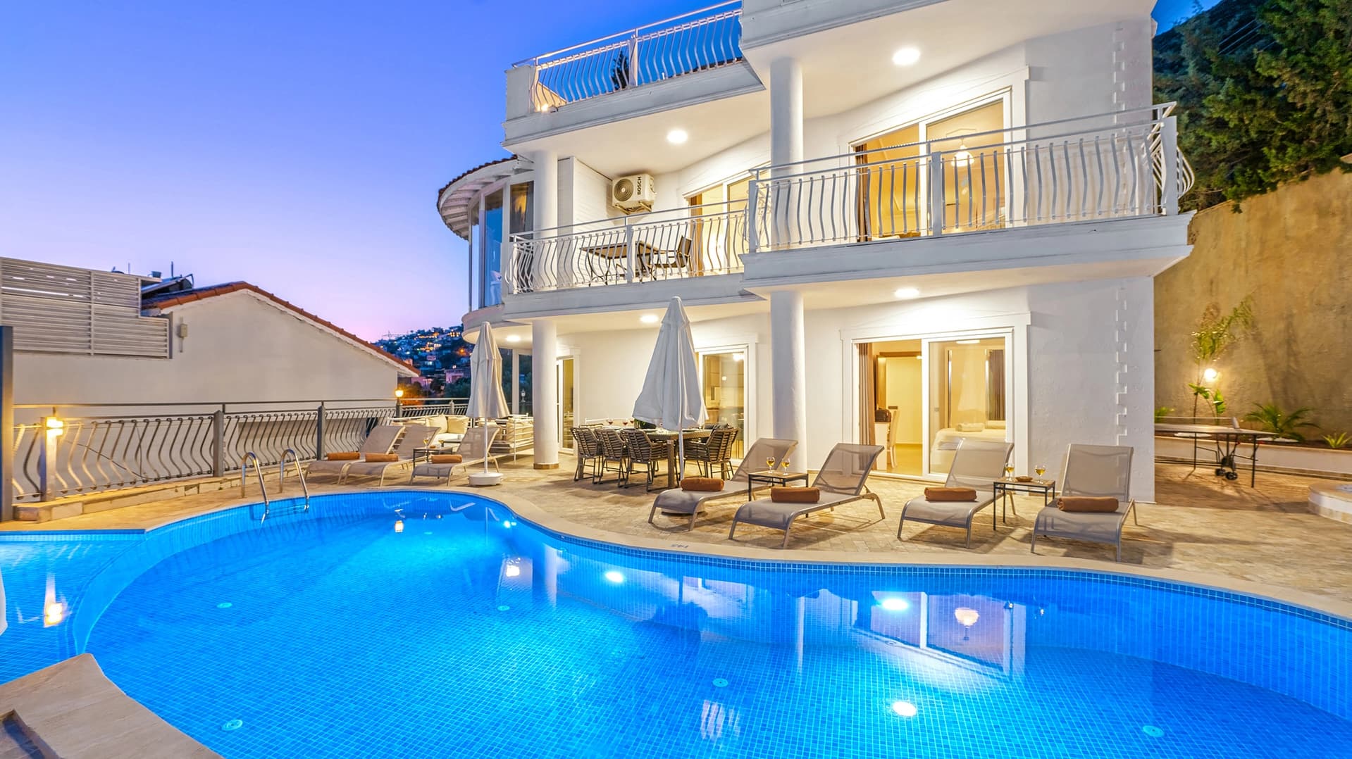 Villa Beyaz Isıtmalı Havuz 78