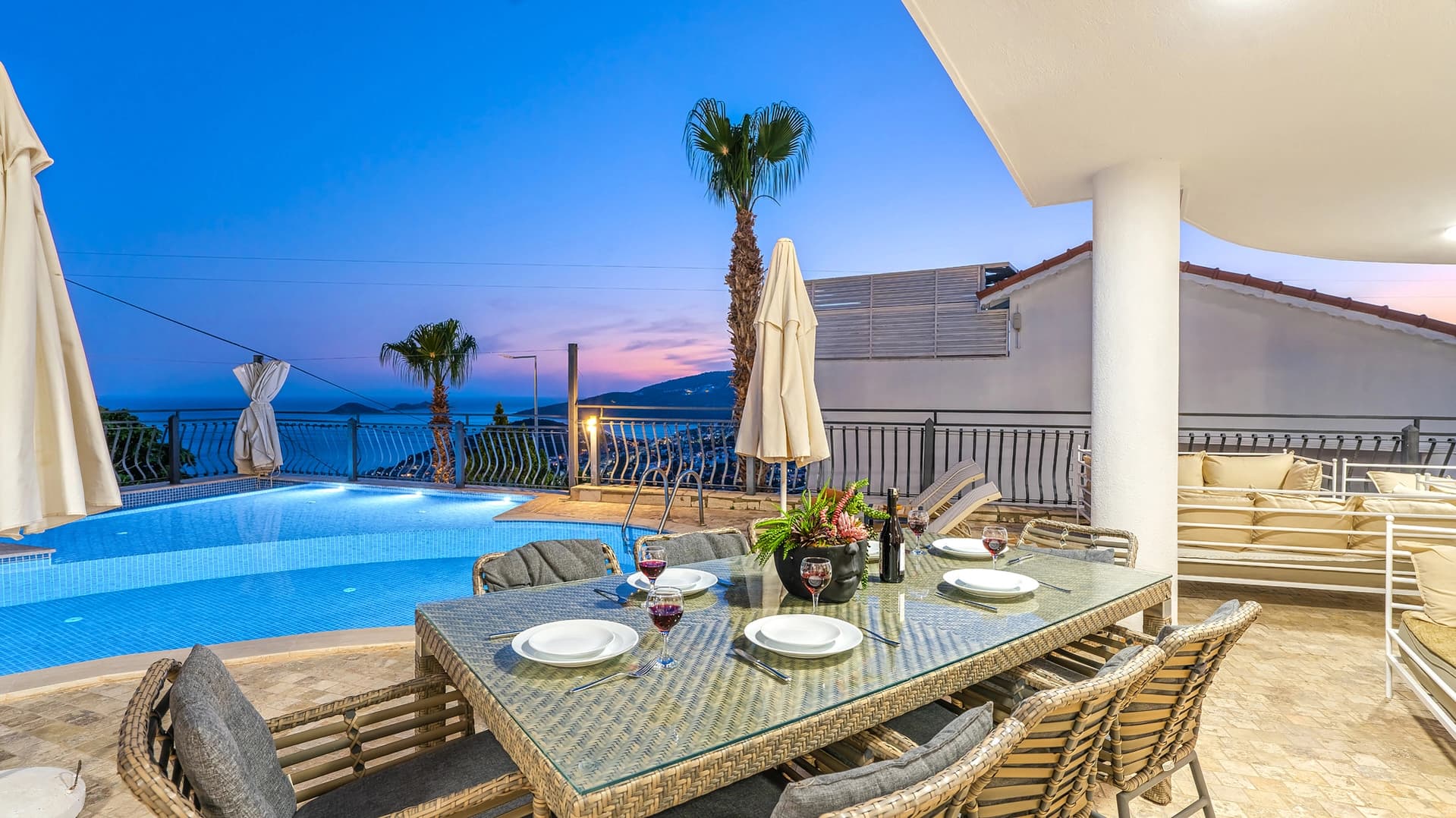 Villa Beyaz Isıtmalı Havuz 92