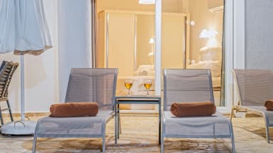 Villa Beyaz Isıtmalı Havuz 36