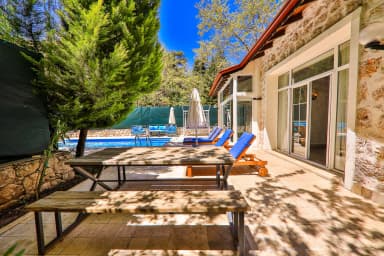 Villa Kaputaş 1 Korunaklı Havuz 60