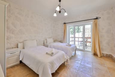 Villa Kaputaş 1 Korunaklı Havuz 96