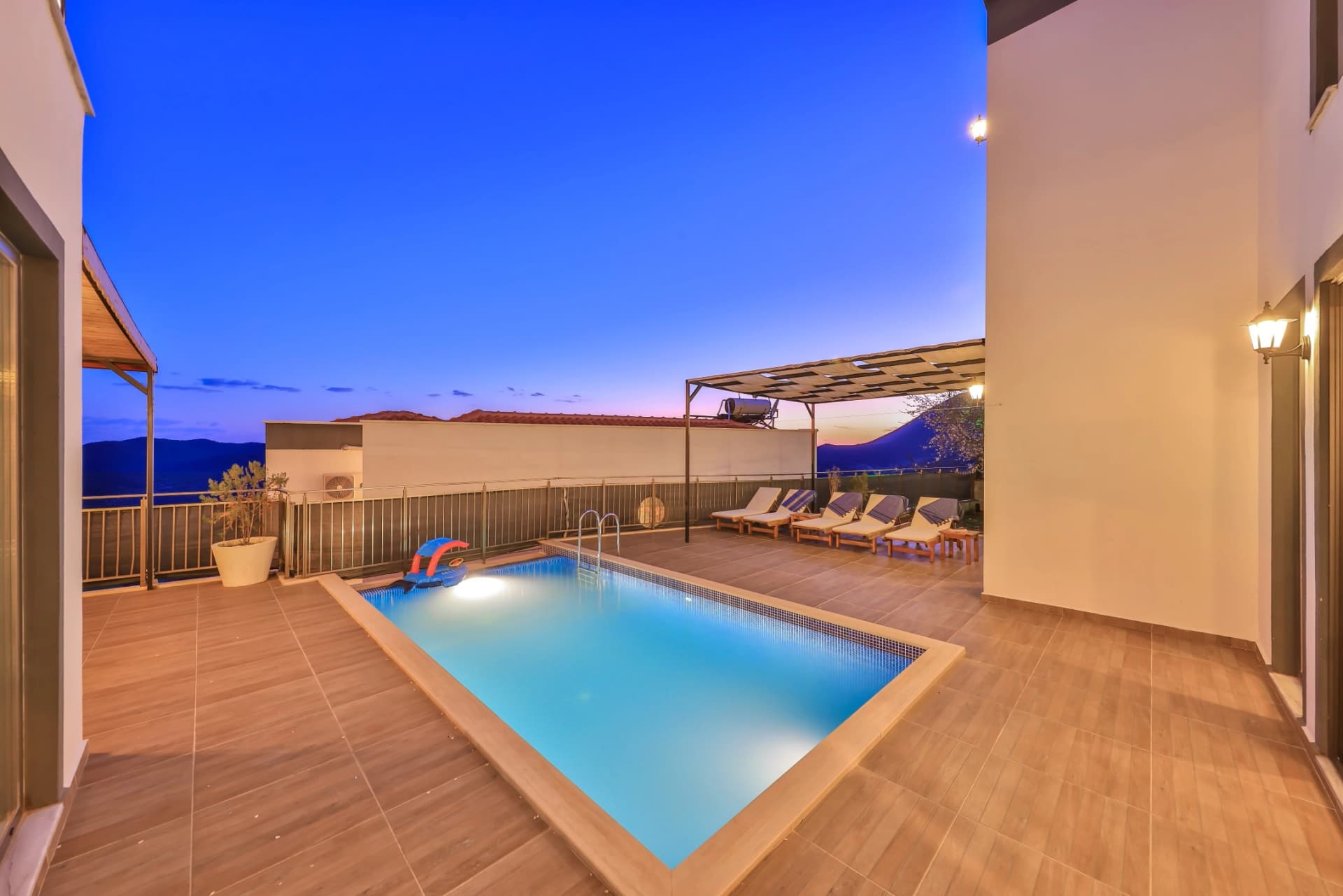 Villa Alpanos Korunaklı Havuz 10