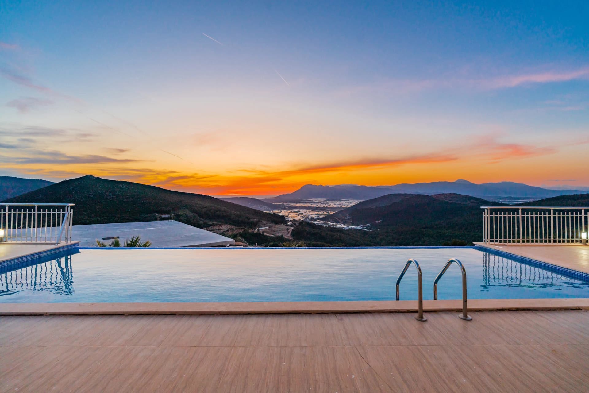 Villa İnfinity Isıtmalı Havuz 11