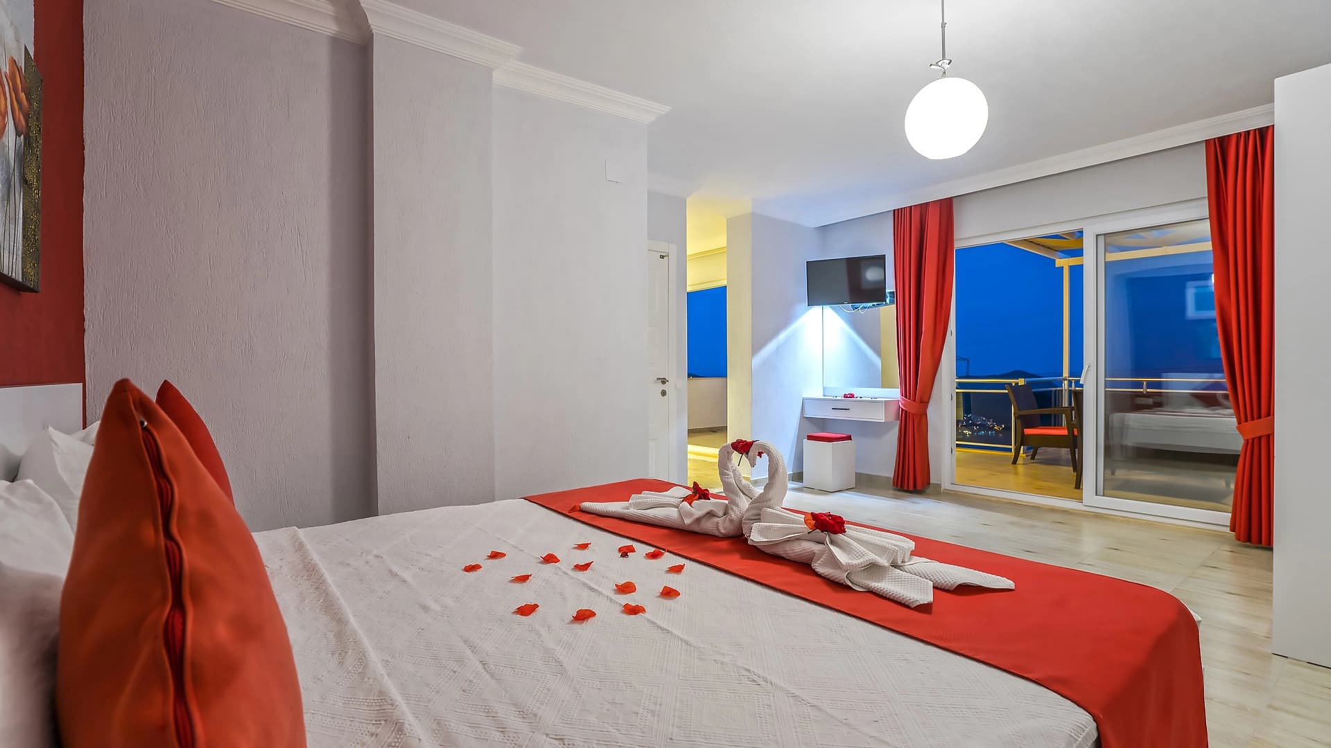 Villa Esinti Korunaklı Havuz 53