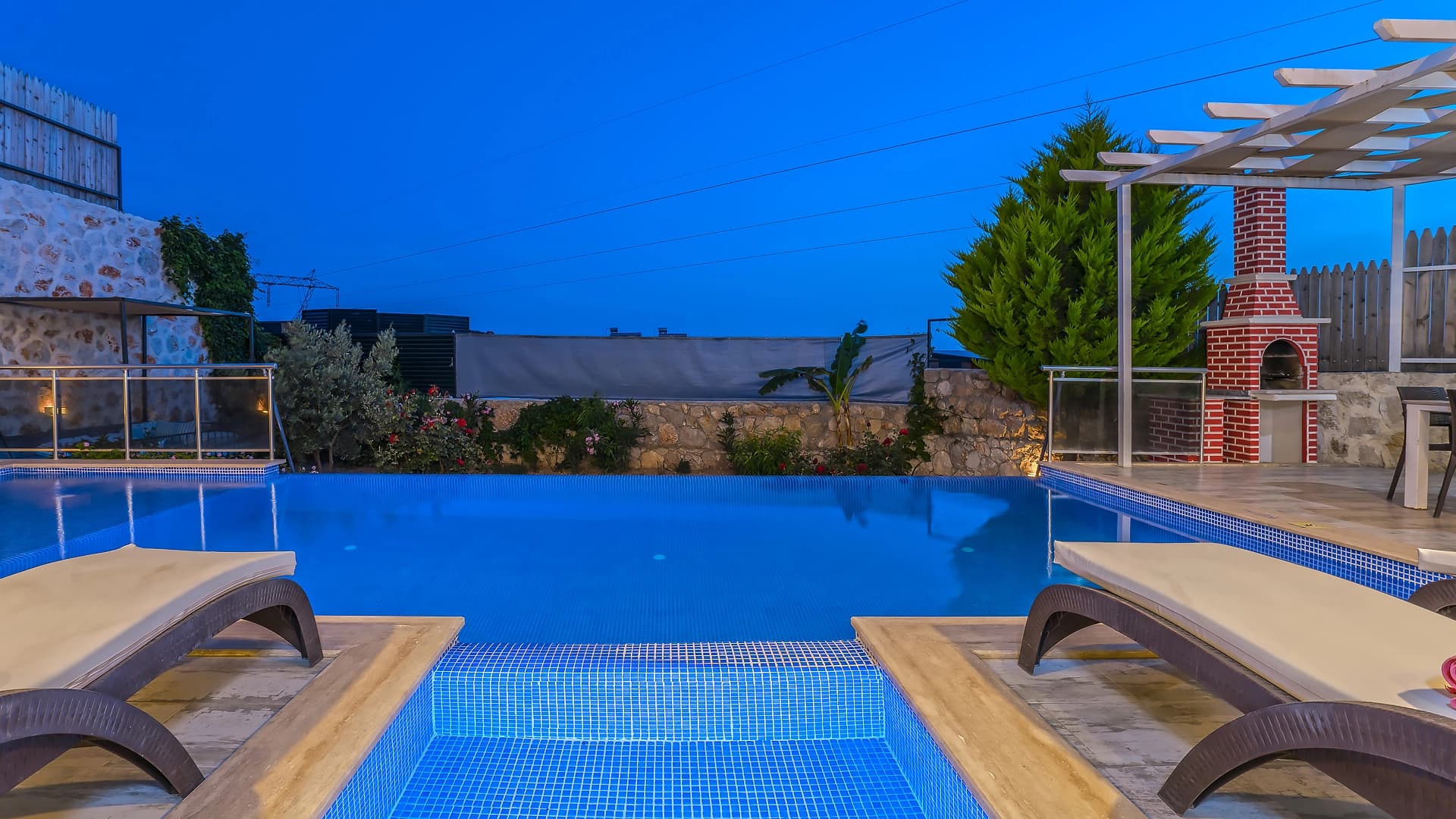 Villa Esinti Korunaklı Havuz 65