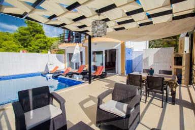 Villa Turuva Korunaklı Havuz 57