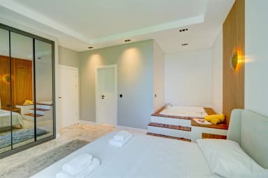 Villa Pluto 1 İslamlar 87