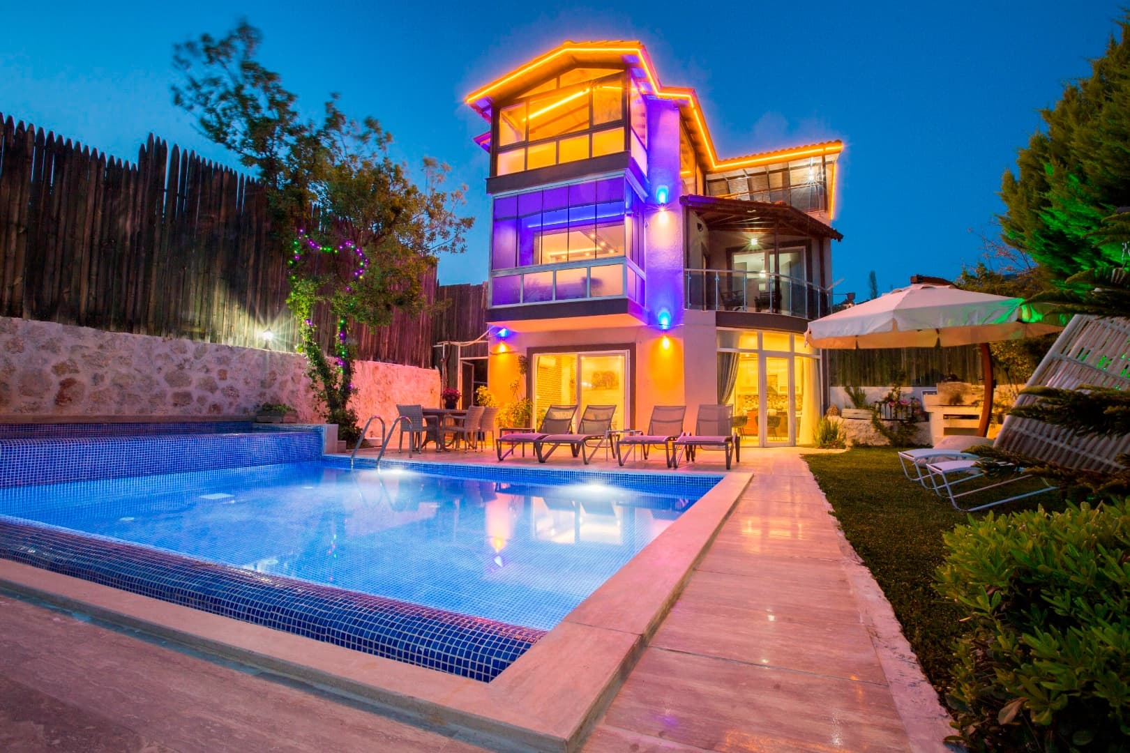 Villa Dere Korunaklı Havuz 27