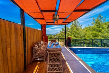 Villa Astanos 1 Korunaklı Havuz 60