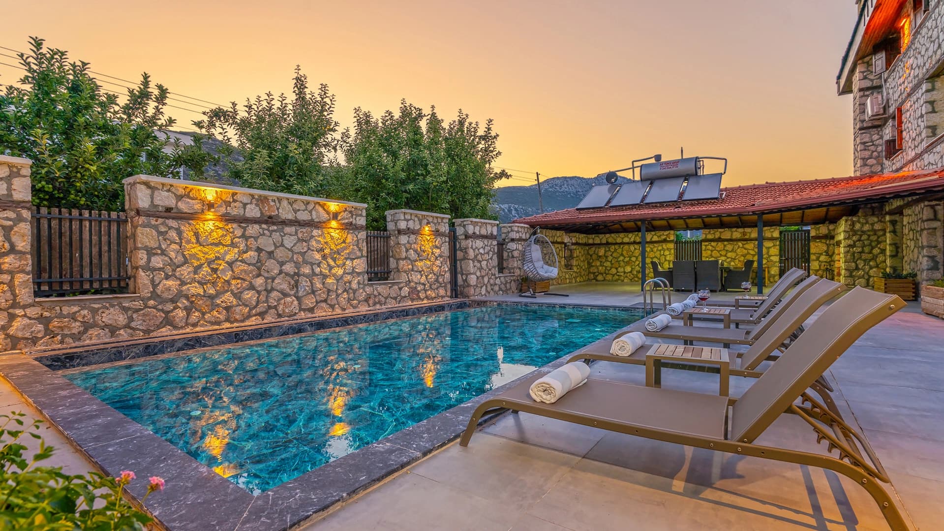 Villa Şah Korunaklı Havuz 26