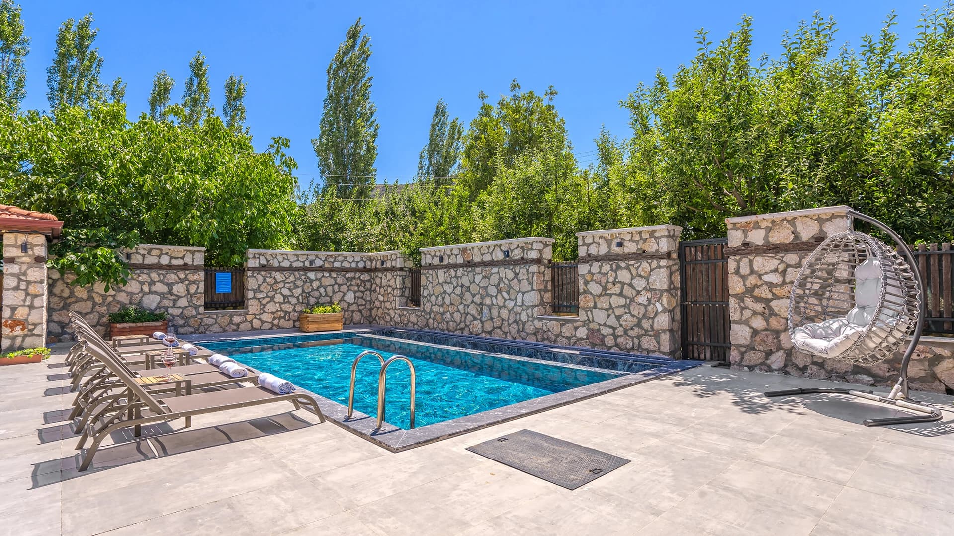 Villa Şah Korunaklı Havuz 82