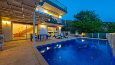 Villa Koybal Korunaklı Havuz 57