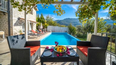 Villa Taş Ev Korunaklı Havuz 71