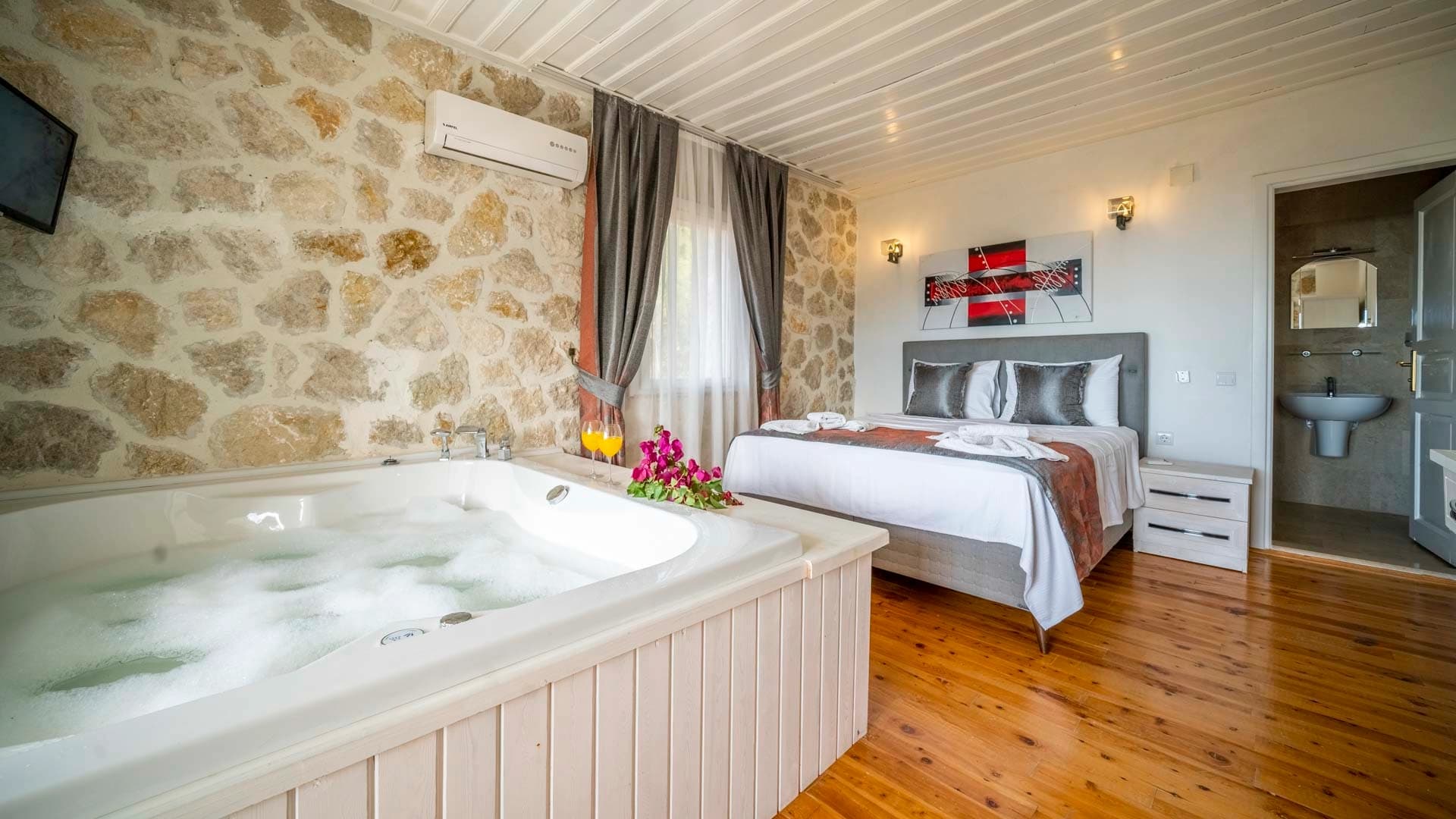 Villa Taş Ev Korunaklı Havuz 87