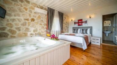 Villa Taş Ev Korunaklı Havuz 87