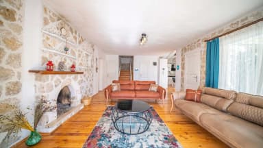 Villa Taş Ev Korunaklı Havuz 79