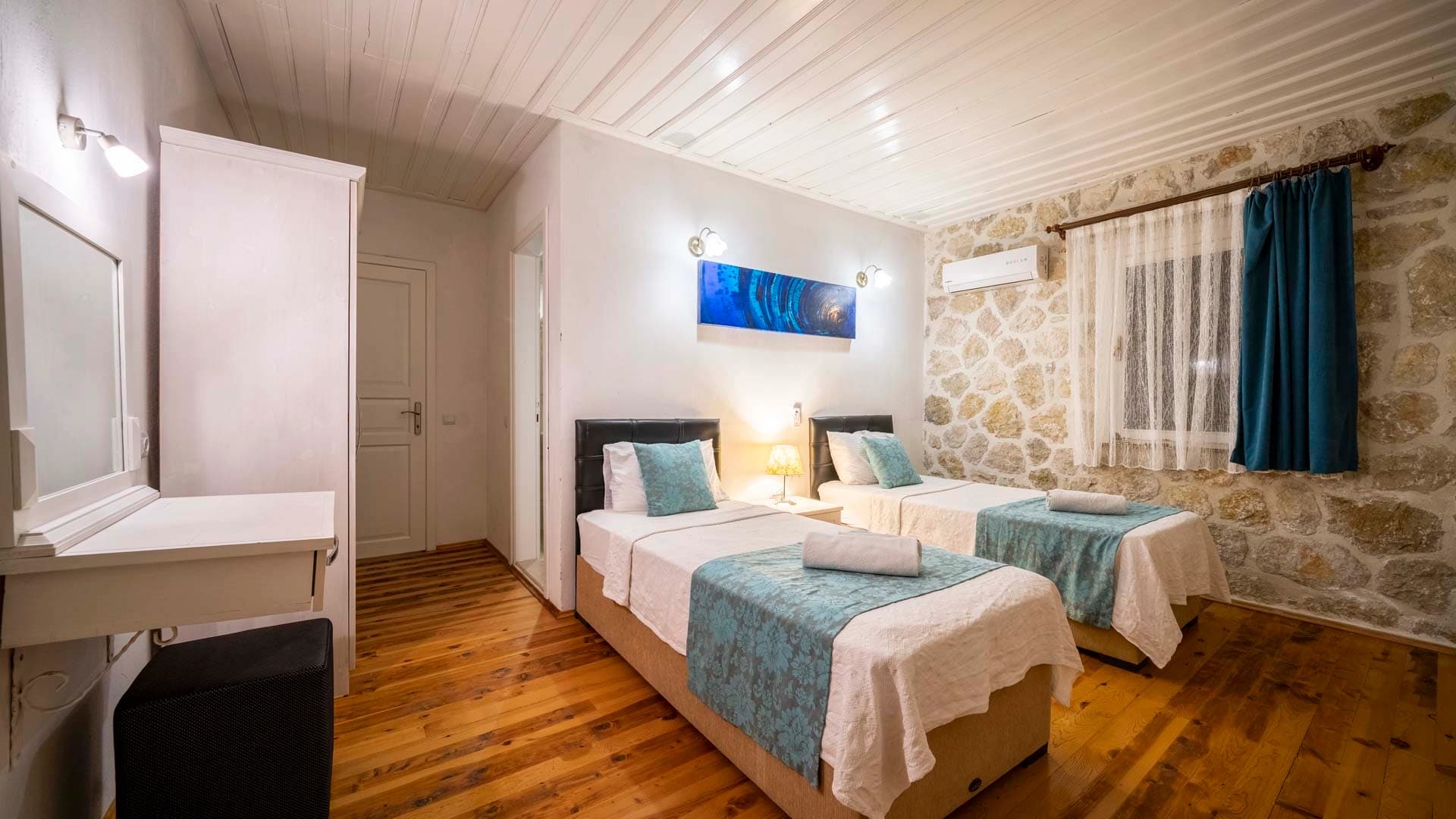 Villa Taş Ev Korunaklı Havuz 39