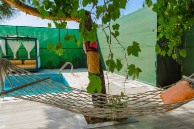 Villa Derin Korunaklı Havuz 22