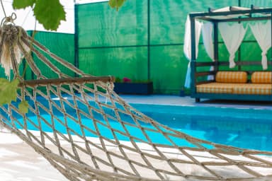 Villa Derin Korunaklı Havuz 28