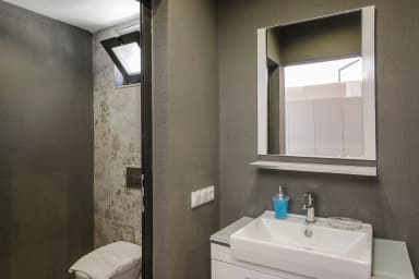 Villa Derin Korunaklı Havuz 52