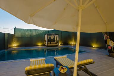 Villa Derin Korunaklı Havuz 78