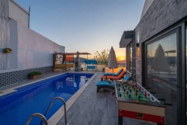Villa Yasin Korunaklı Havuz 56