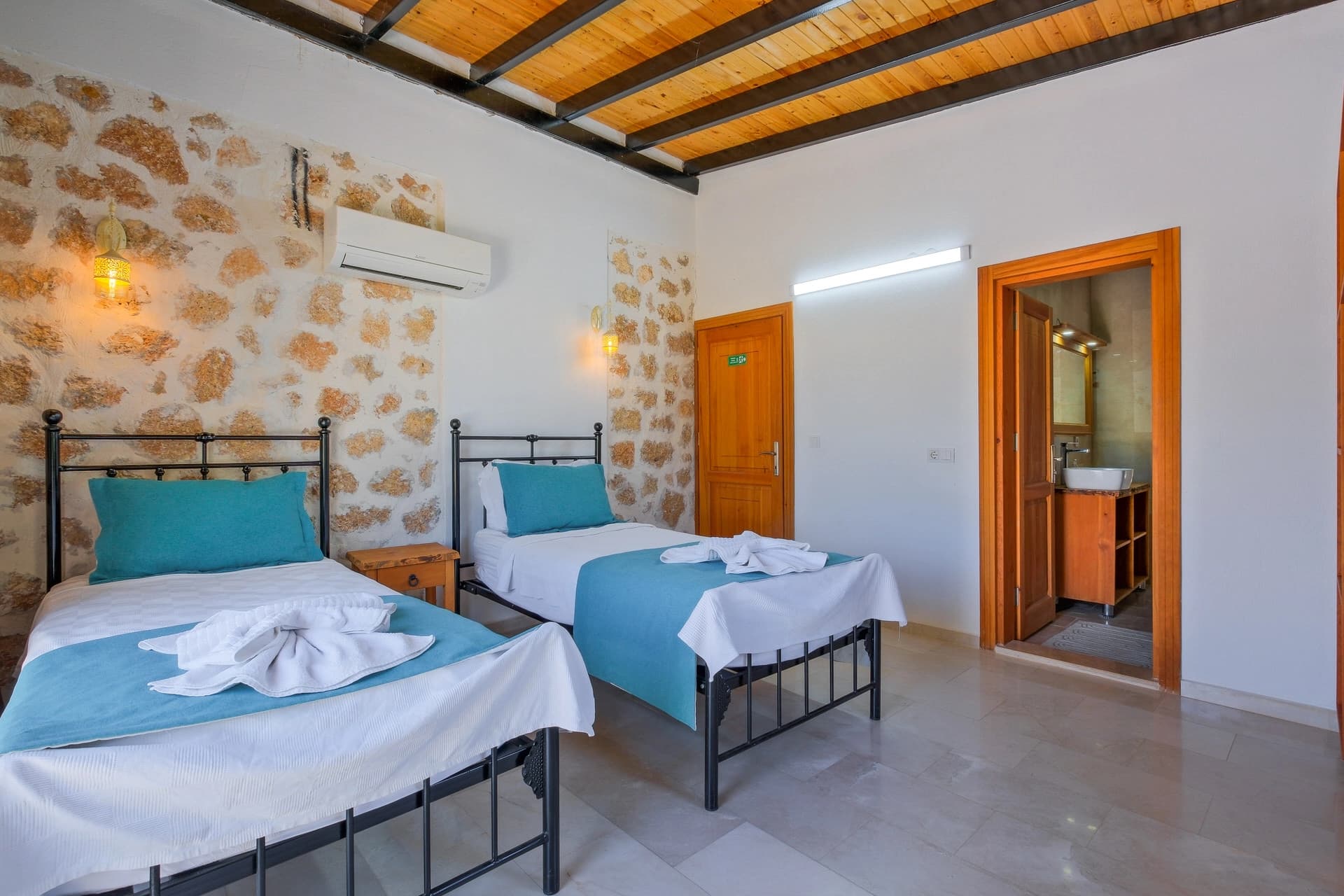 Villa Ev May Korunaklı Havuz 11