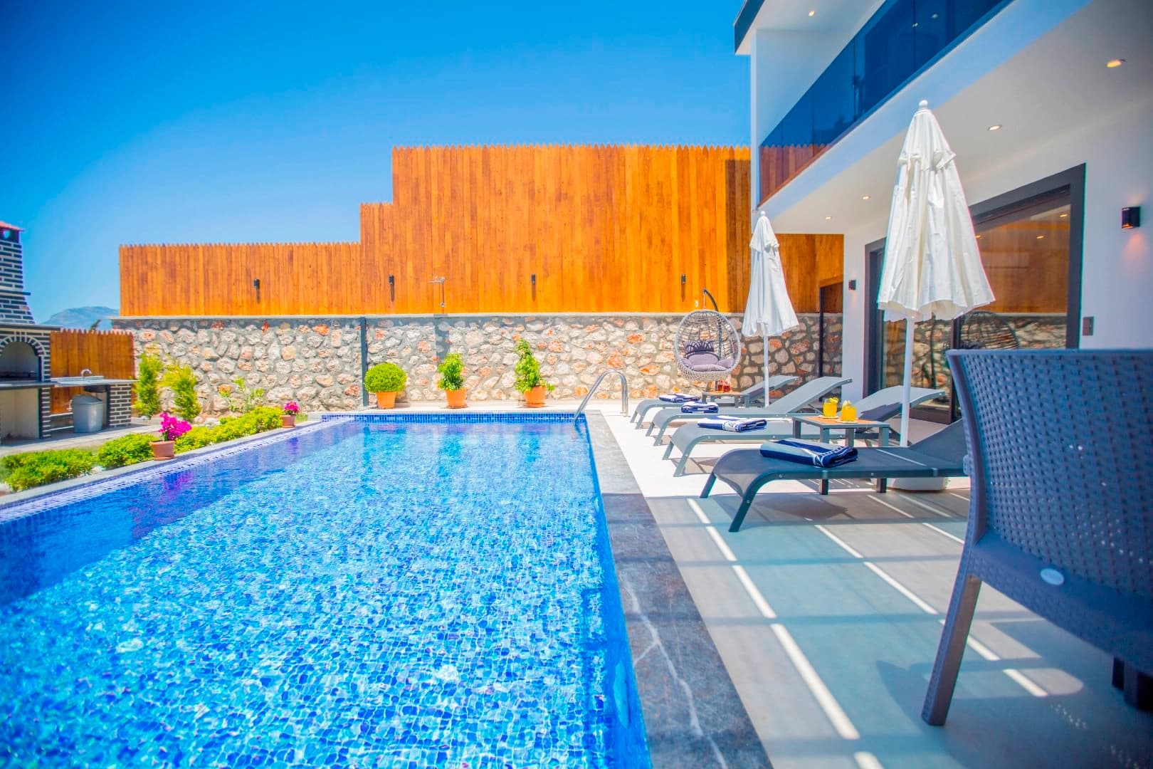 Villa Mirena Korunaklı Havuz 57