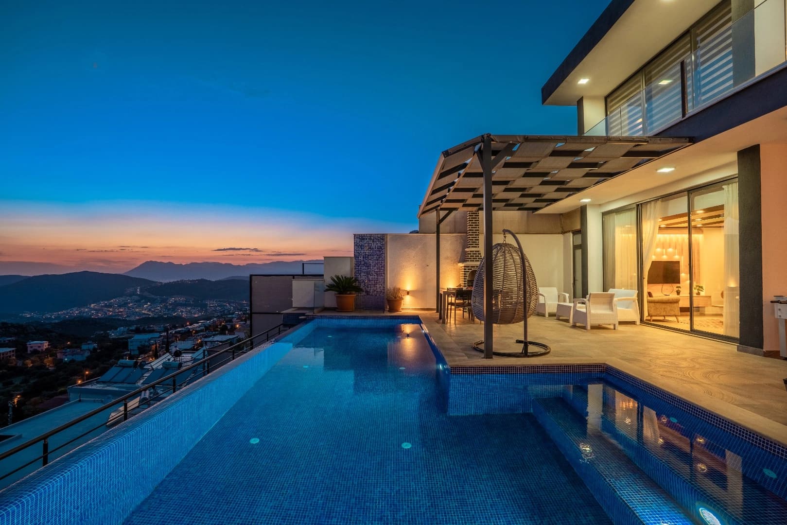 Villa Vistale Korunaklı Havuz 24