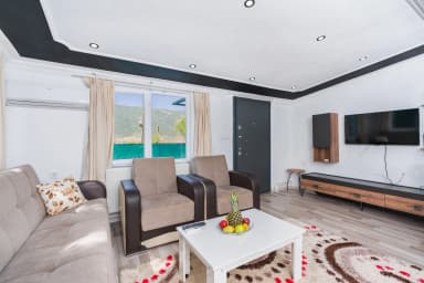 Villa Can Sarıbelen Korunaklı Havuz 44