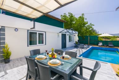 Villa Can Sarıbelen Korunaklı Havuz 36