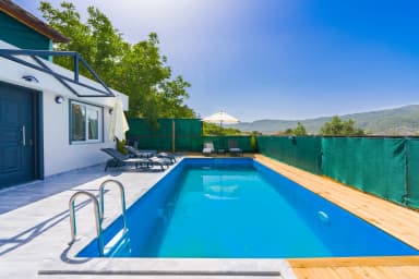 Villa Can Sarıbelen Korunaklı Havuz 50