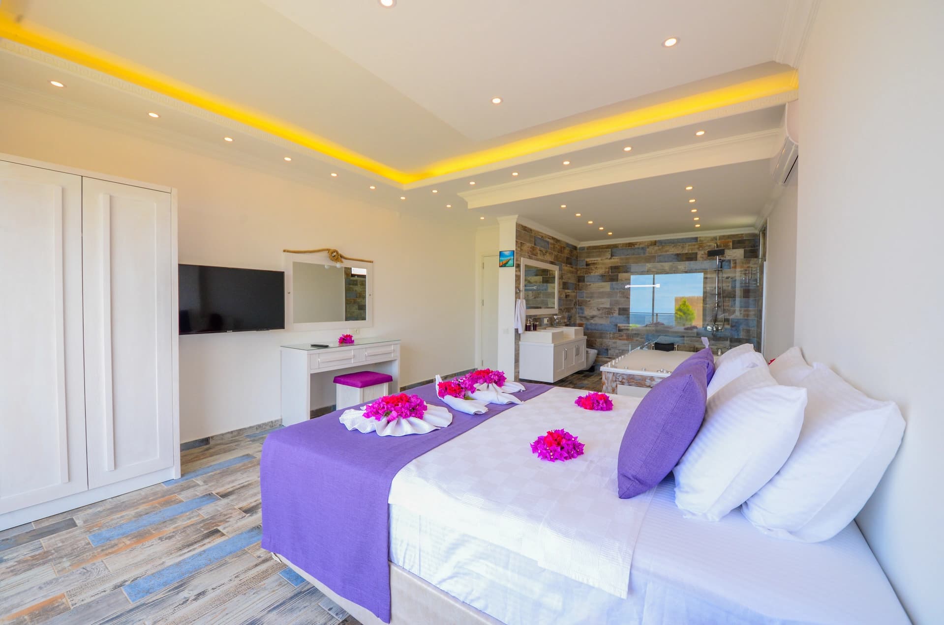 Villa Neco Korunaklı Havuz 95