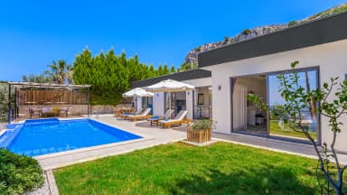 Villa Neco Korunaklı Havuz 49