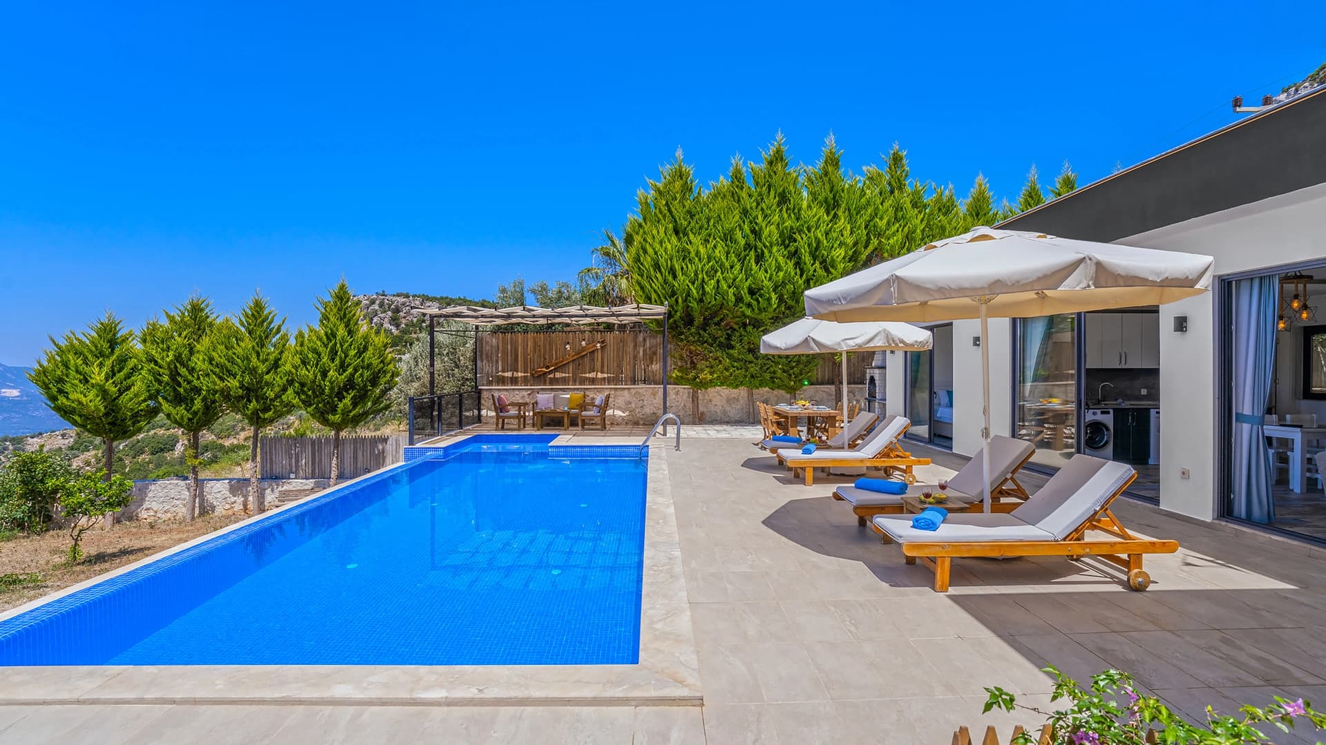 Villa Neco Korunaklı Havuz 27