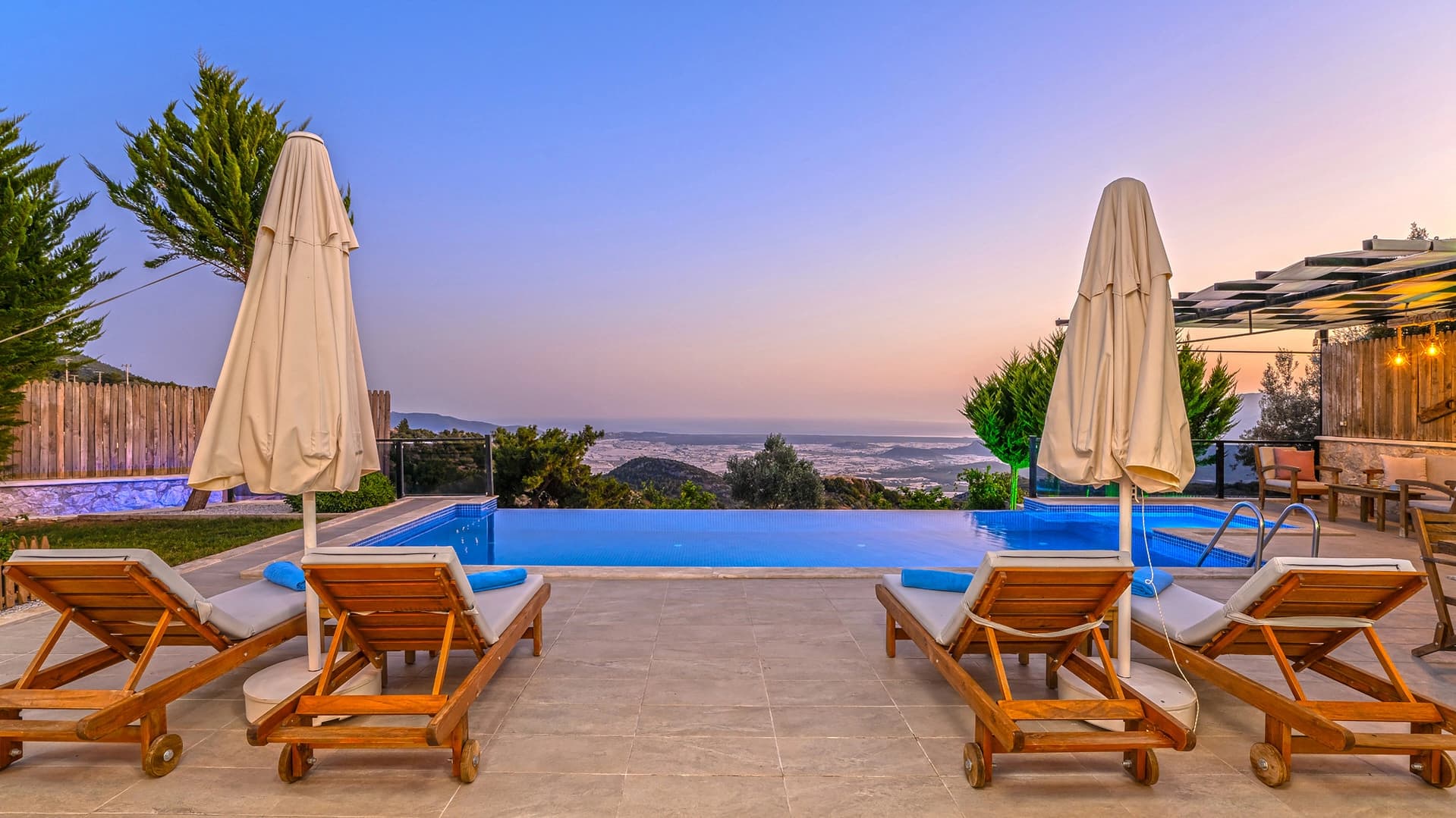 Villa Neco Korunaklı Havuz 29